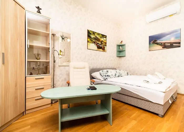 ホテル Centrum Apartman Ii. ヘーヴィーズ